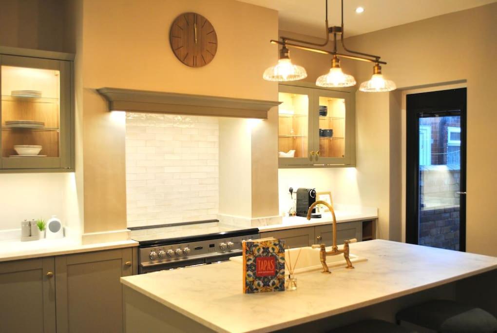 Vila Cosy Renovated House In Warrington Exteriér fotografie